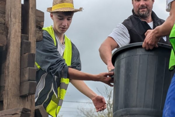 PXL_20250920_140021106.PORTRAIT PXL_20250920_140021106.PORTRAIT